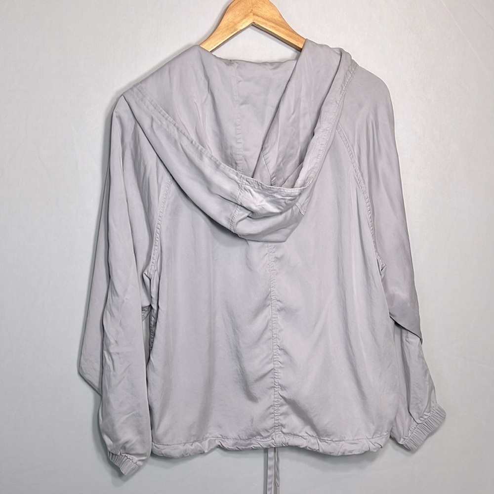 Lululemon Light Oversize Pullover Jacket Size 6 - image 6